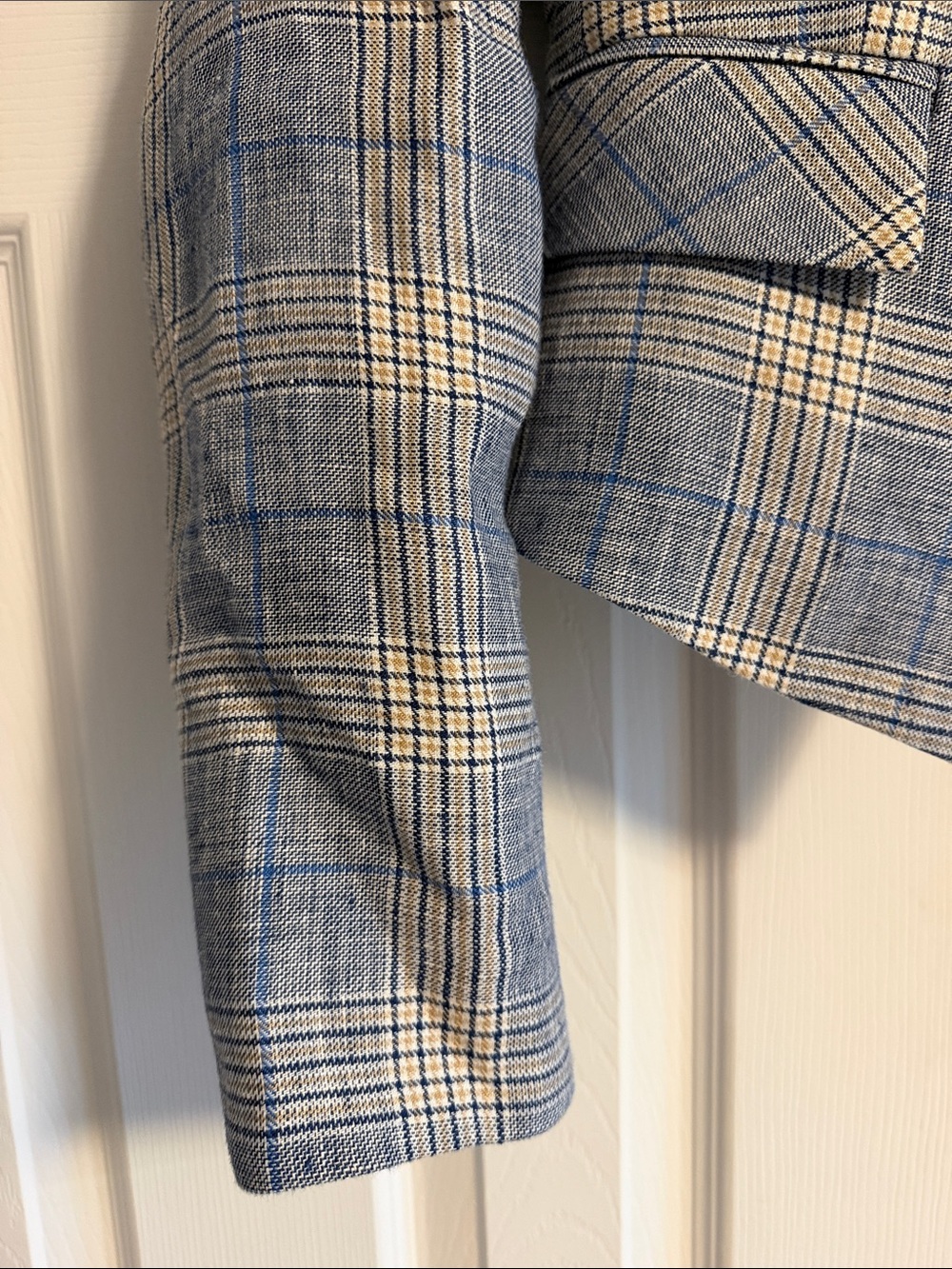 Veronica Beard Cropped Linen Blazer Blue White Tan Plaid Size 4 | Shoulder Pads - Picture 3 of 7